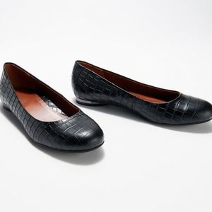 NEW Vionic Leather Round Toe Flats - Hannah Croc